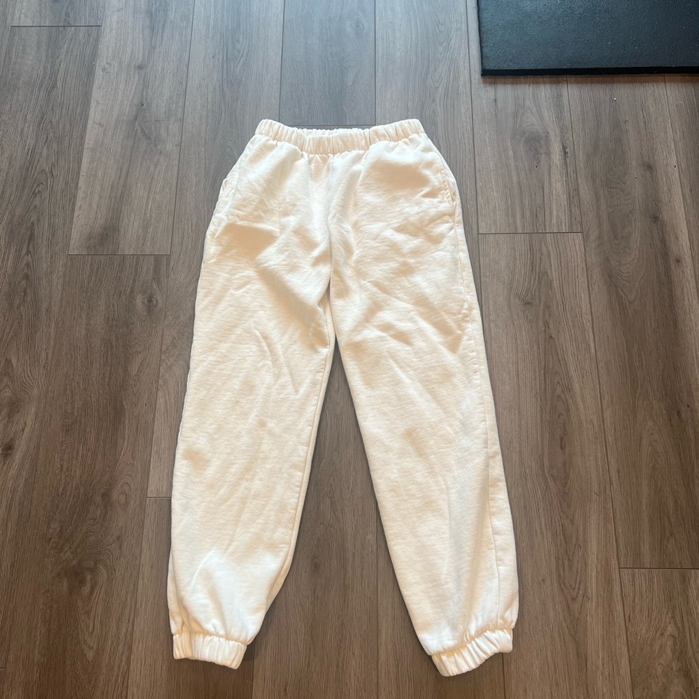 White Brandy Melville sweatpants one size